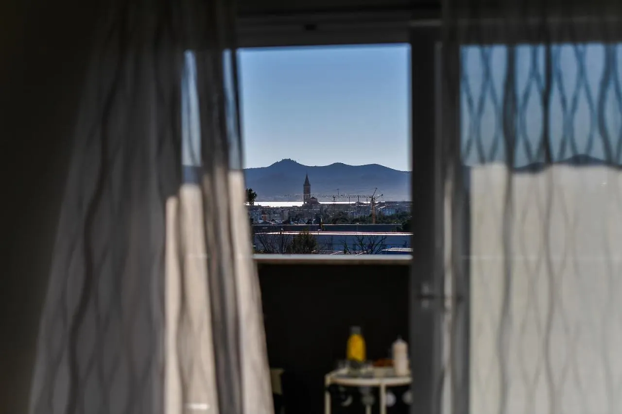 Spacious Apartment Nero With Free Parking Zadar