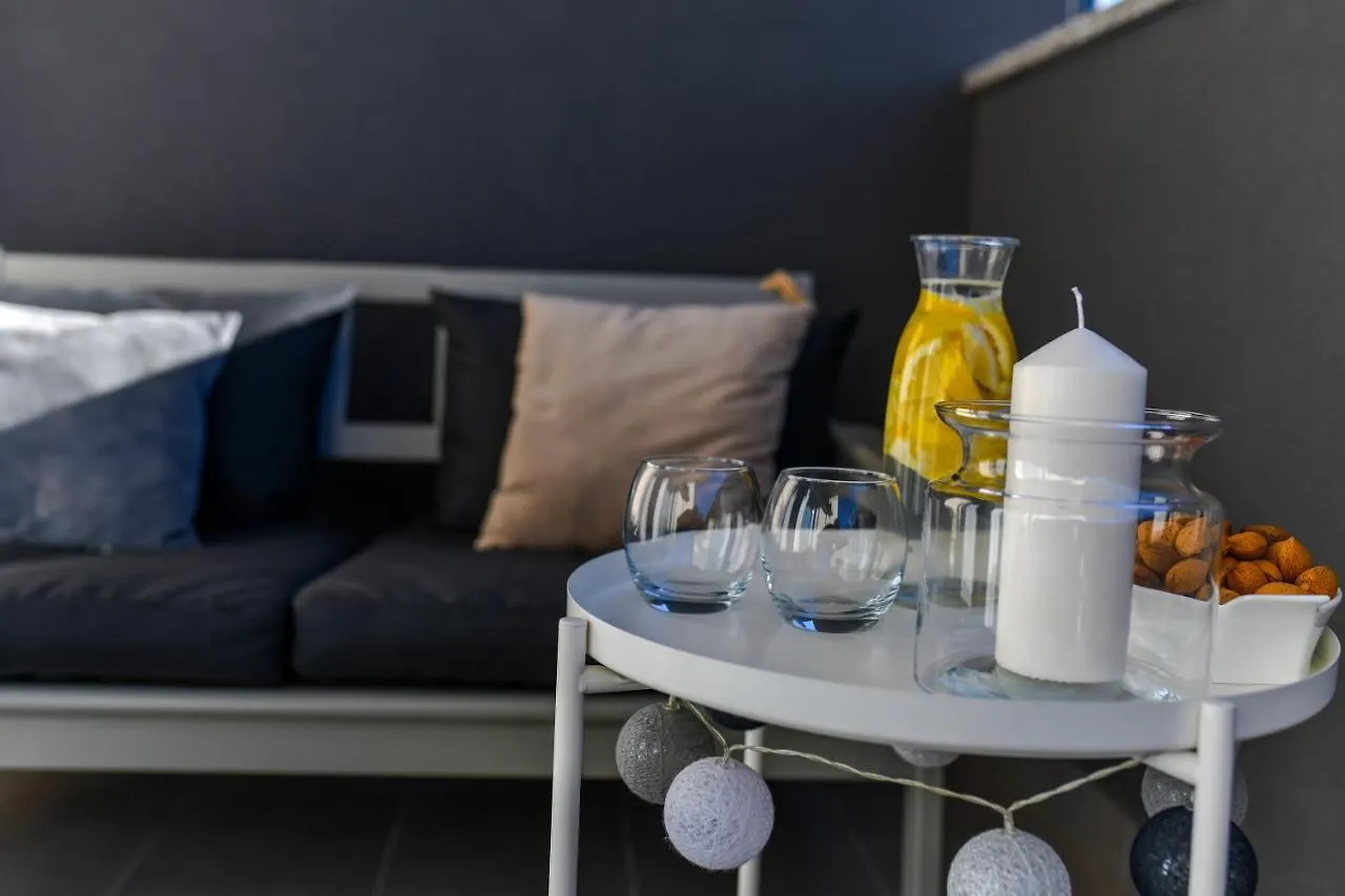 Spacious Apartment Nero With Free Parking Zadar