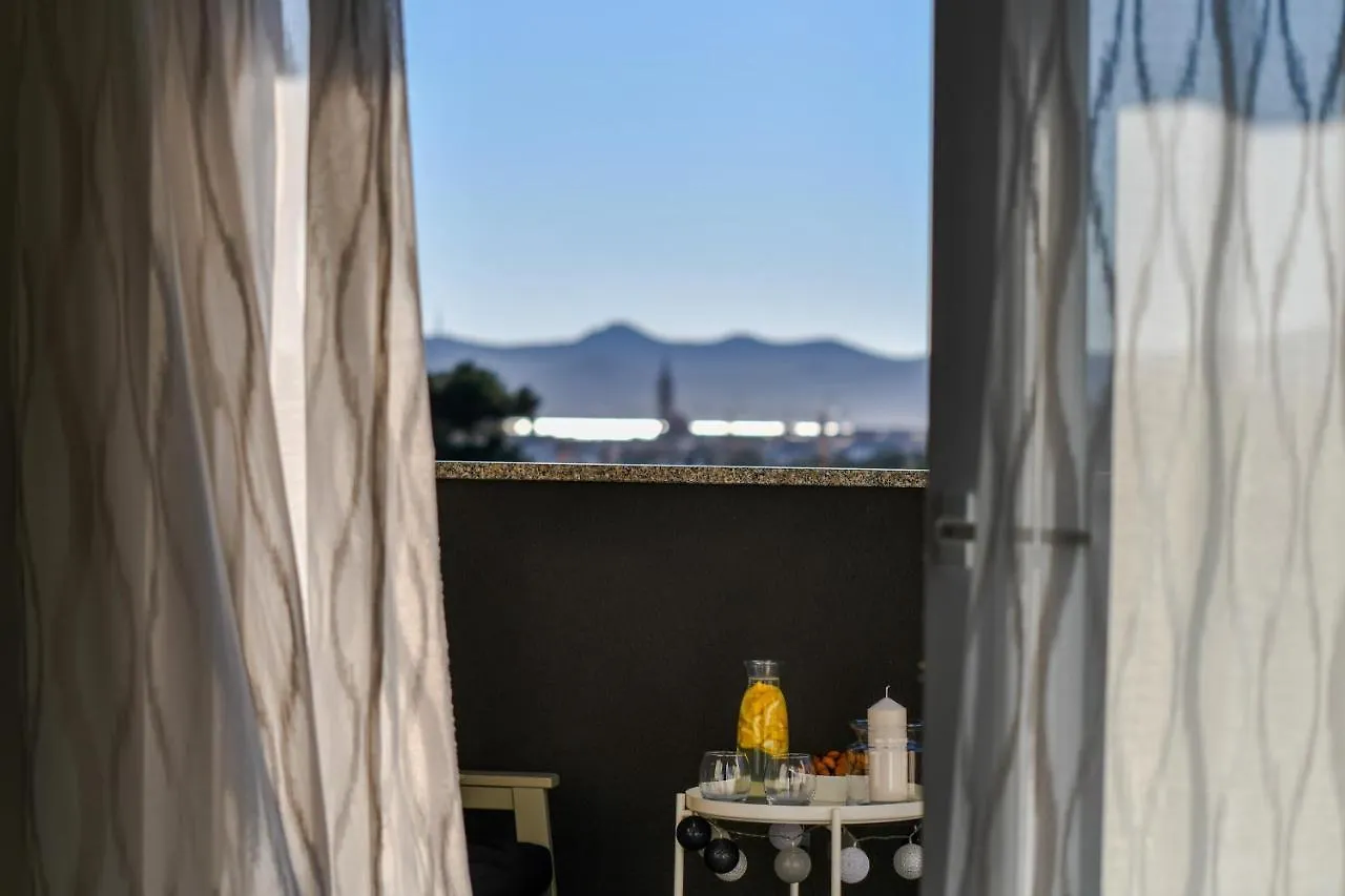 Spacious Apartment Nero With Free Parking Zadar