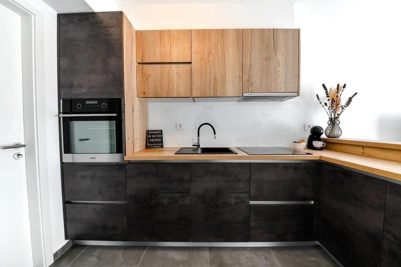 Spacious Apartment Nero With Free Parking Zadar
